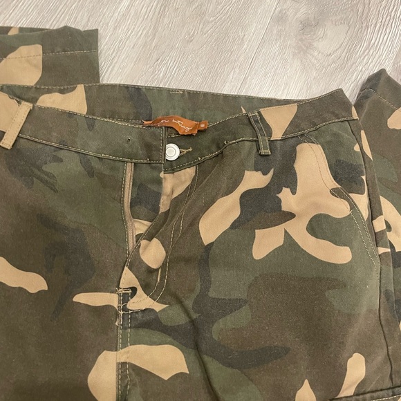 Luna B beige botany camo pant medium - Picture 3 of 4